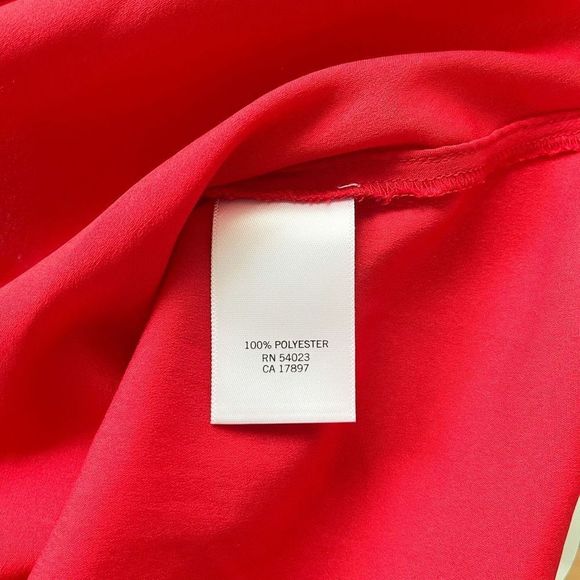 Banana Republic Medium Strawberry Ruffle Shirt Blouse Top‎ with Fabric Buttons - Picture 10 of 10